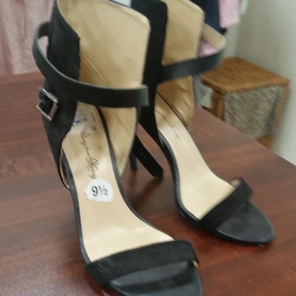 ANKLE TOP HEELS NWT - Picture 4 of 4